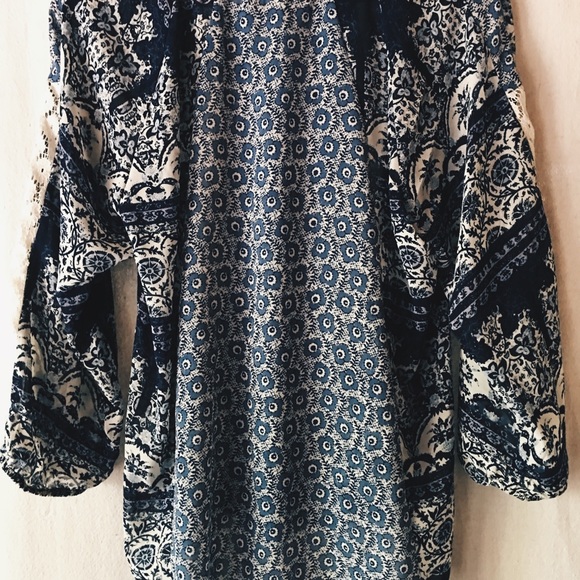 Elegant Blue / Lace shirt - Picture 3 of 3